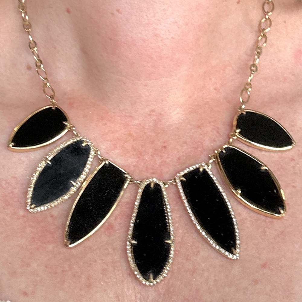 Stella & Dot retired Allegra statement necklace